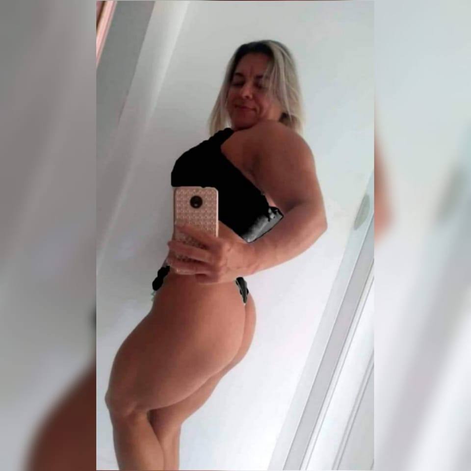 Queste belle cosce erotiche meritano un selfie - Donne Muscolose